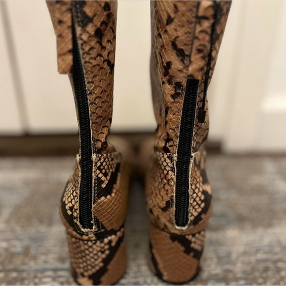 Zara faux snakeskin chunky mod go go boots. Size 6 NWOT - Picture 7 of 8